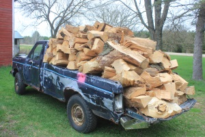 How Much Wood Fits in a Truck Bed 